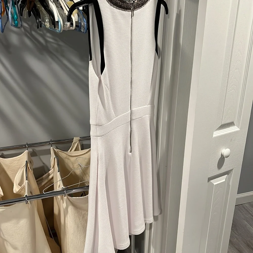 Beautiful white dress worn once great condition - Picture 3 of 4
